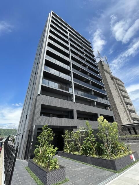 福岡市博多区井相田のマンションの建物外観