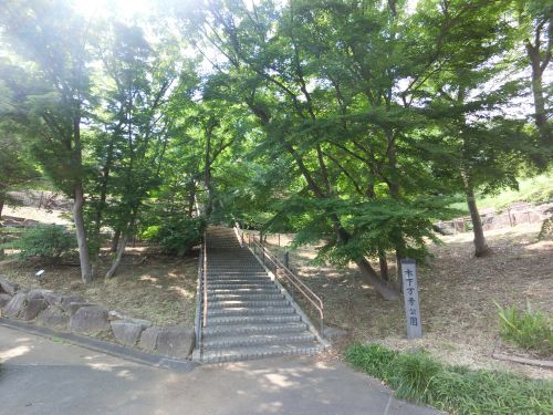 【印西市木下南のアパートの公園】