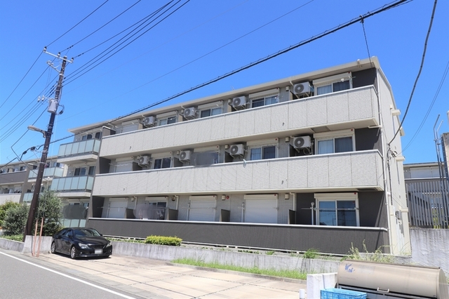 ヘリオス吉川美南　ウラノスの建物外観