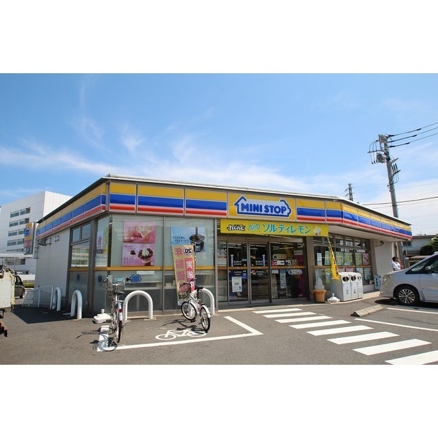 コンビニ　ミニストップ厚木旭町店（コンビニ）まで300m