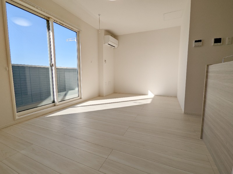 居室・リビング　図面と現状に相違がある場合には現状を優先