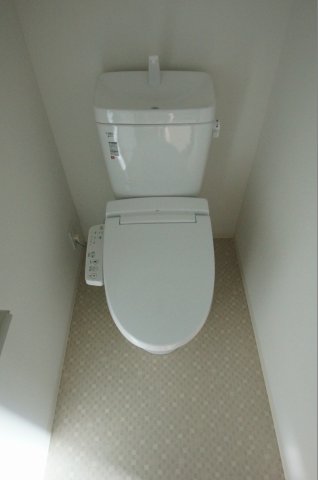 トイレ　温水洗浄便座付のトイレ