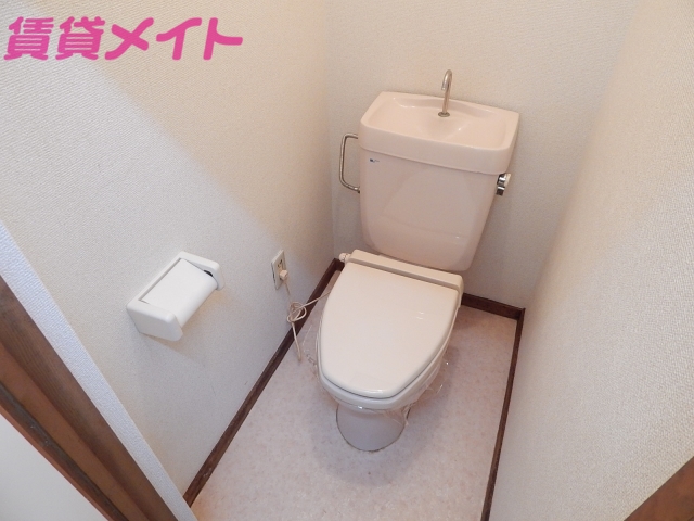 トイレ　同建物別部屋の写真です。