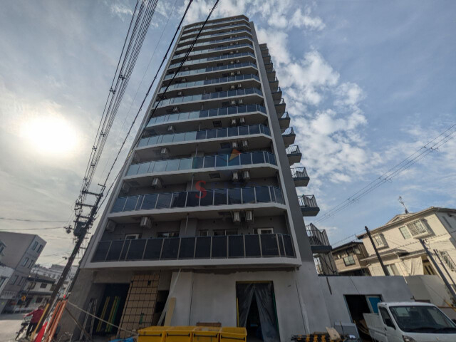 豊中市本町のマンションの建物外観