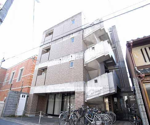 【京都市上京区上立売東町のマンションの建物外観】