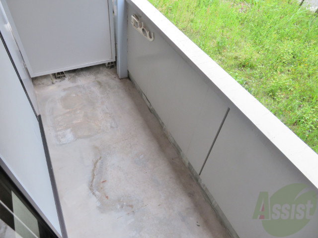 バルコニー　洗濯物がたくさん干せるバルコニーで嬉しいですね。