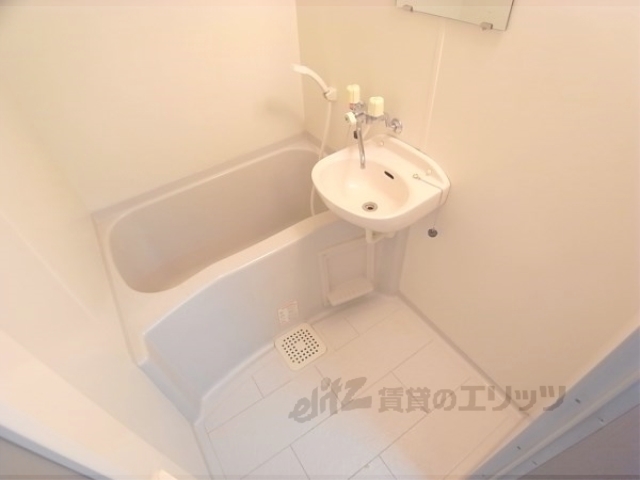 バス・シャワールーム　バス