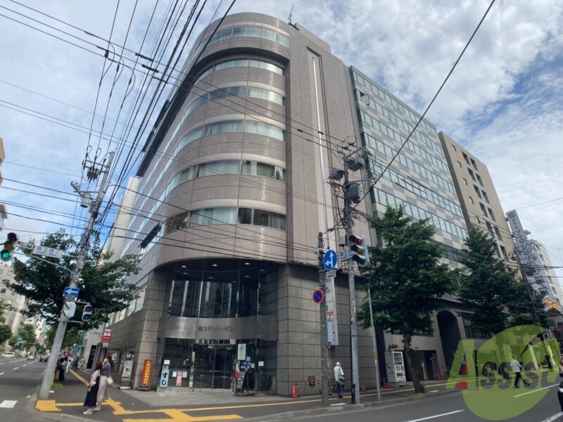 郵便局　札幌南二条郵便局（郵便局）まで571m