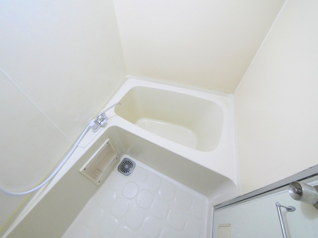 バス・シャワールーム　ゆったり過ごせるお風呂です