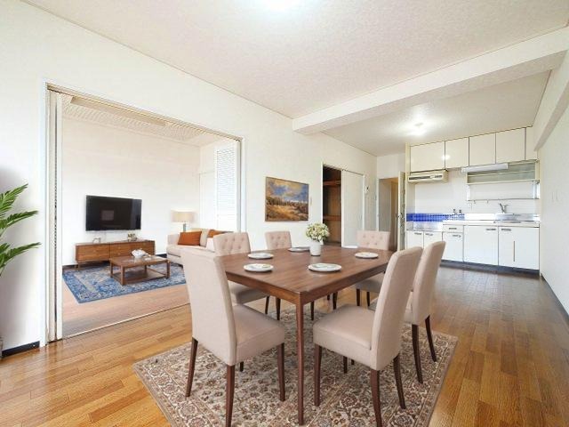 居室・リビング　CGで家具等を配置したもので家具等は含まれません