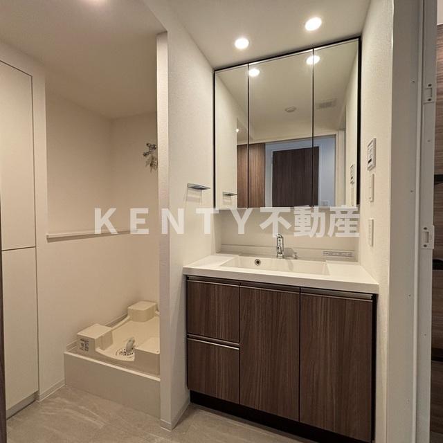 洗面設備　脱衣スペースもあります