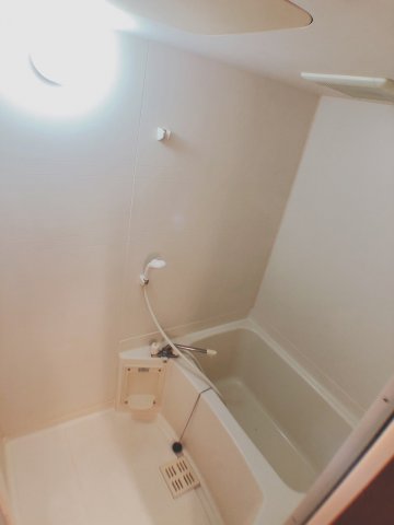 バス・シャワールーム　ゆっくり入れるユニットバスです♪
