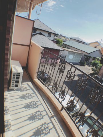 バルコニー　日当たりの良いバルコニー