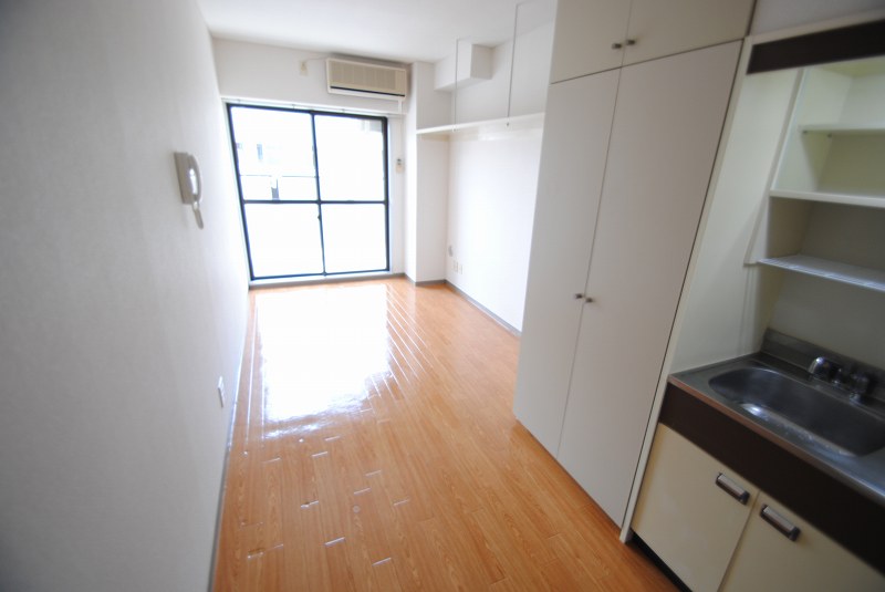 居室・リビング　お部屋広々してます＾＾