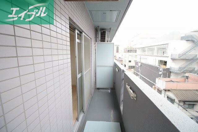 バルコニー　同物件別部屋の写真です。