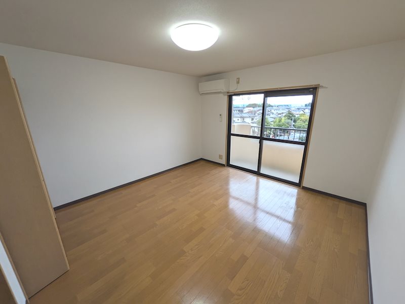 居室・リビング　全室照明付き