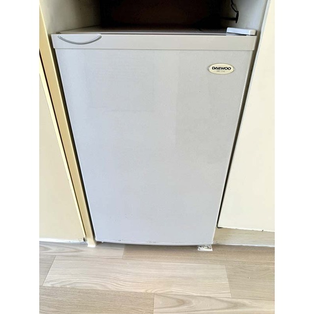 その他設備　キッチンのミニ冷蔵庫です。