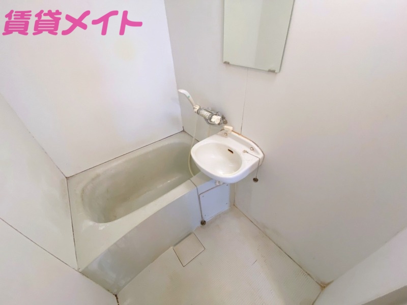 バス・シャワールーム　同タイプの部屋写真です