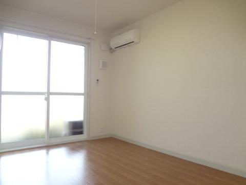 居室・リビング　室内