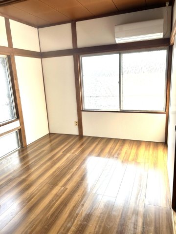 居室・リビング　床はフローリングです。