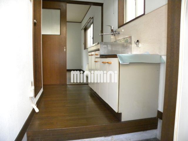 玄関　玄関前多目的スペース