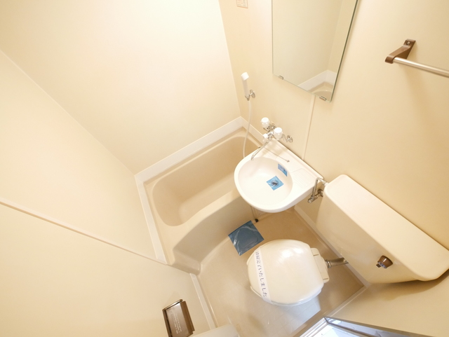 バス・シャワールーム　★鏡の付いたバスルームです★