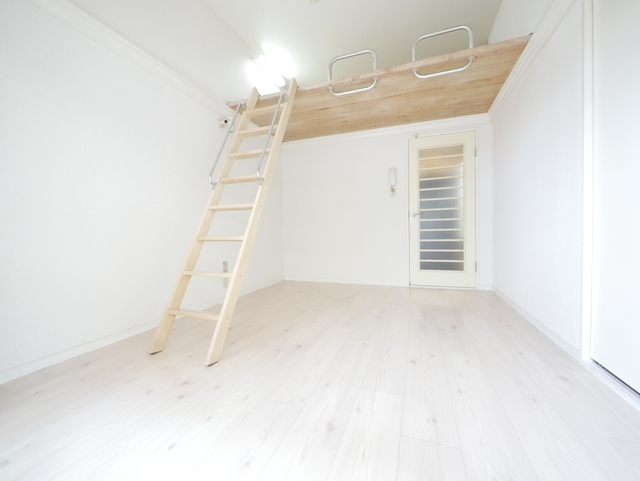 居室・リビング　★ロフト付の便利なお部屋ですよ★