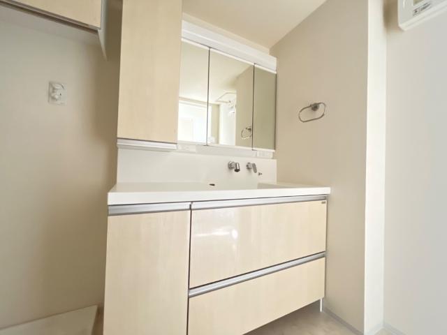 洗面設備　洗髪洗面化粧台