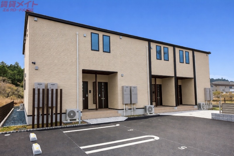 建物外観　建築中