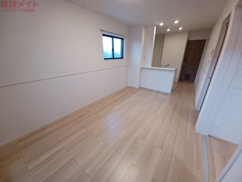 居室・リビング　同型参考写真