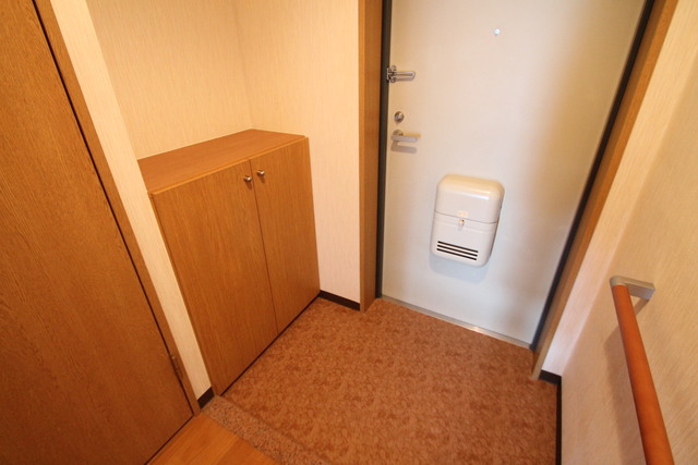 玄関　下駄箱付き玄関！