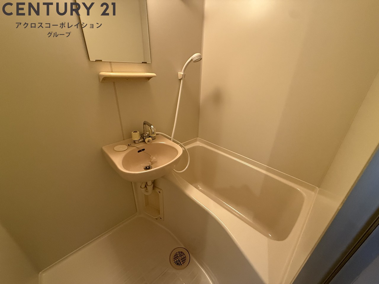 バス・シャワールーム　シンプルで機能的なユニットバスです！