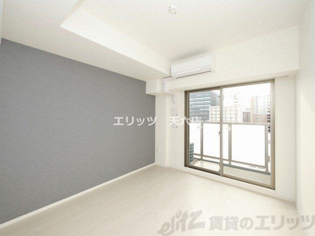 Dimus新大阪の居間写真