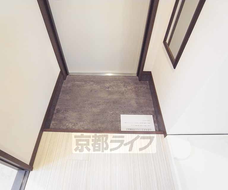 玄関　鏡ついてます。