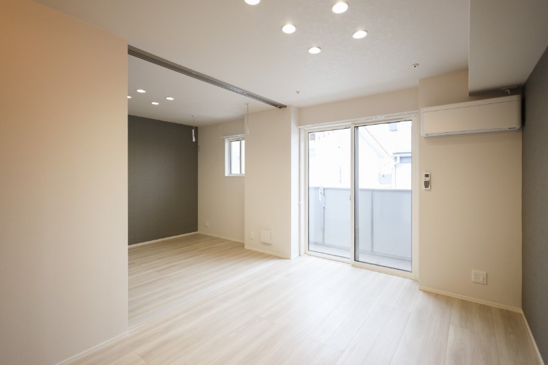 居室・リビング　図面と現状に相違がある場合には現状を優先