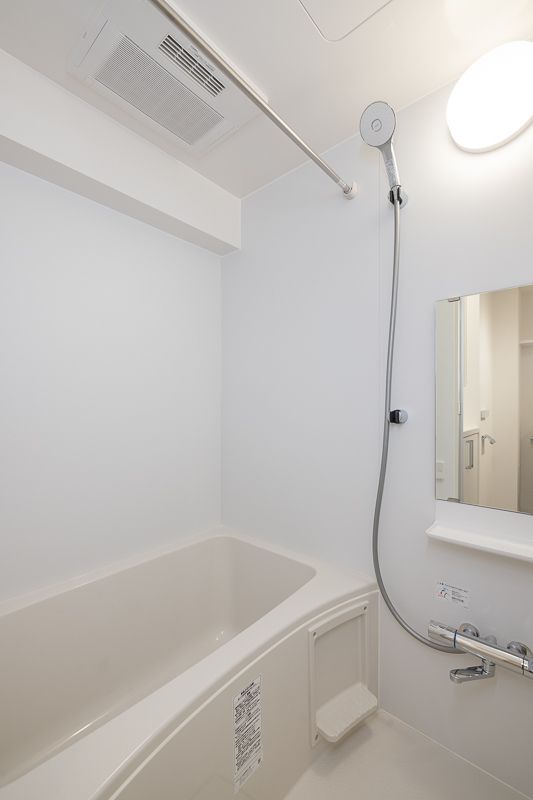 バス・シャワールーム　落ち着いた空間のお風呂です