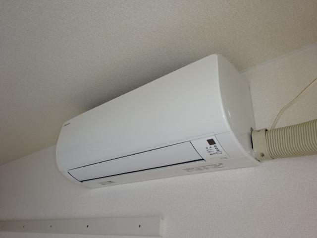 その他設備　エアコン（2台）