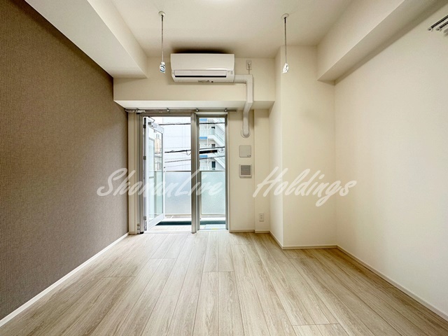 居室・リビング　同施工別建物