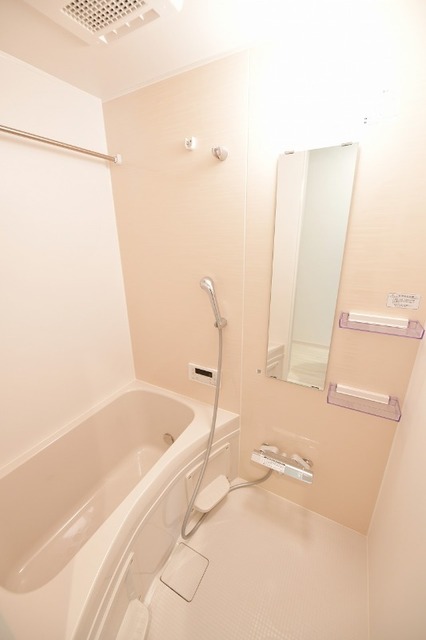 バス・シャワールーム　※同シリーズの別物件の写真