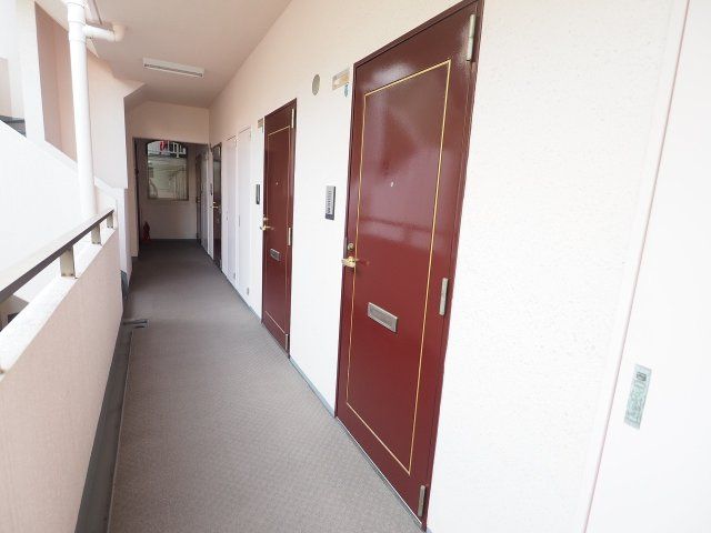 ロビー　建物の内部です