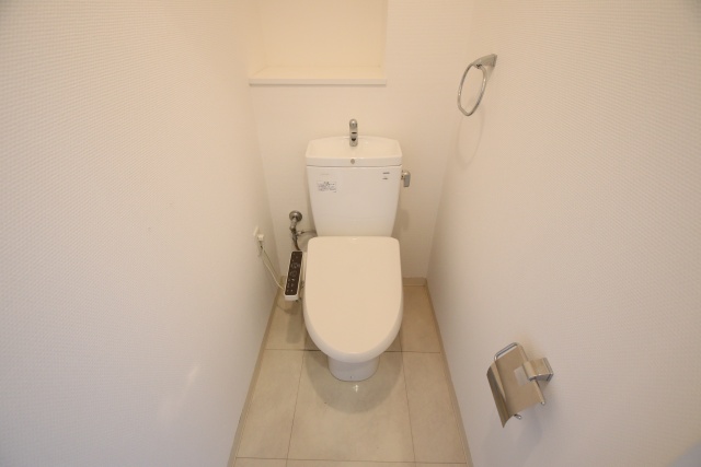 トイレ　※別室の参考写真の為、現況優先です。