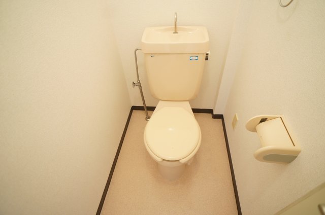 トイレ　清潔感のあるトイレです