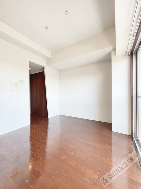 居室・リビング　ゆとりのある７．４帖の洋室♪