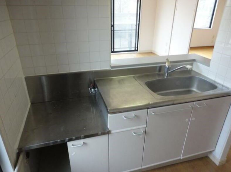 キッチン　反転タイプの写真です。