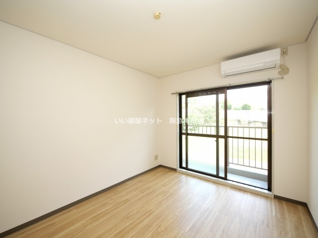 居室・リビング　画像と現状が異なる場合は現状優先となります。