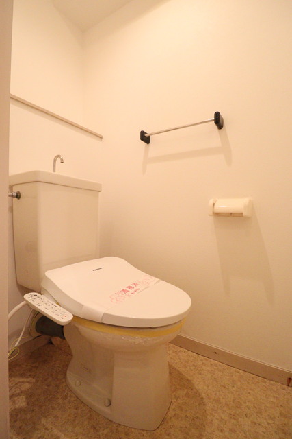 トイレ　★温水洗浄便座付きトイレ★