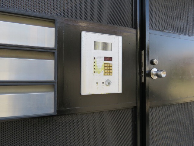 その他共有部分　オートロックの入り口で安心です