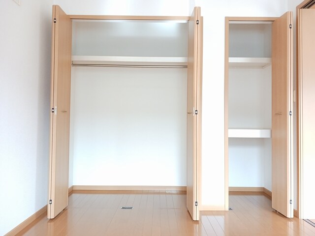 収納　写真は別の部屋のものです。