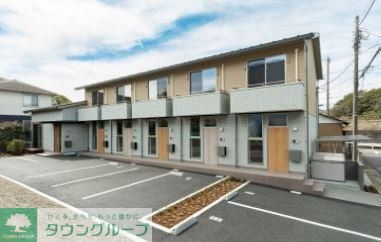 建物外観　駐車場