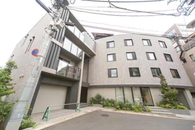 建物外観　鉄筋コンクリート造・総戸数は16戸です。3Fは＋2千円です。